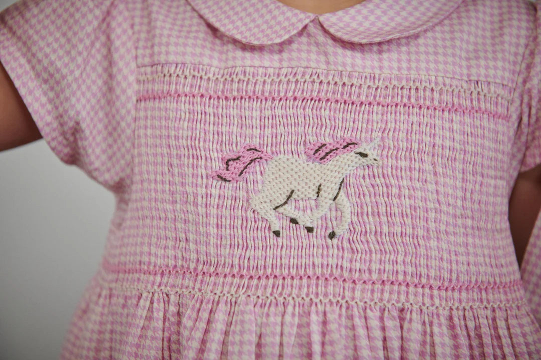 Kariertes Kleid mit Einhorn Stickerei