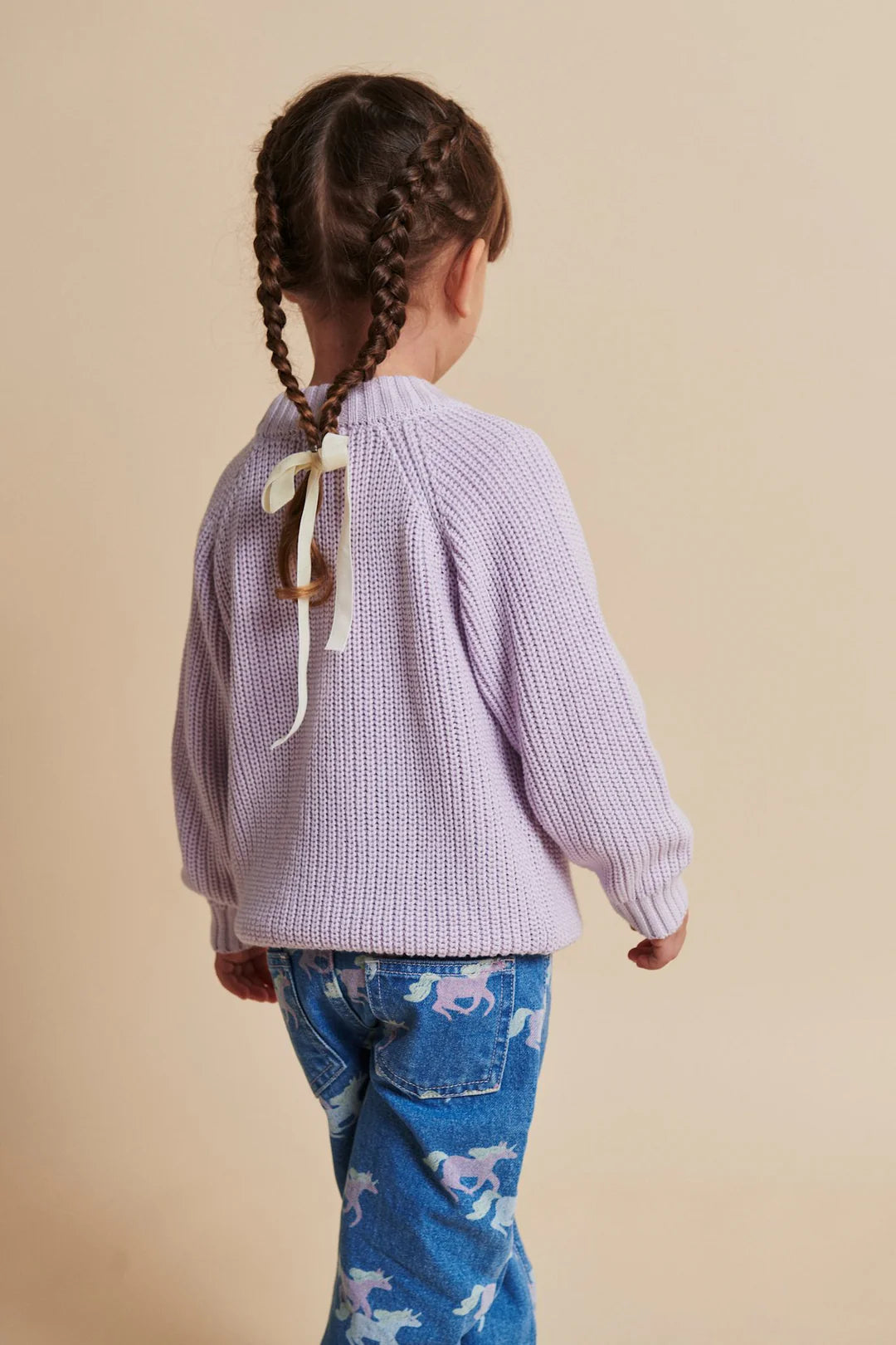 Klassische Gestrickter Pullover Flieder