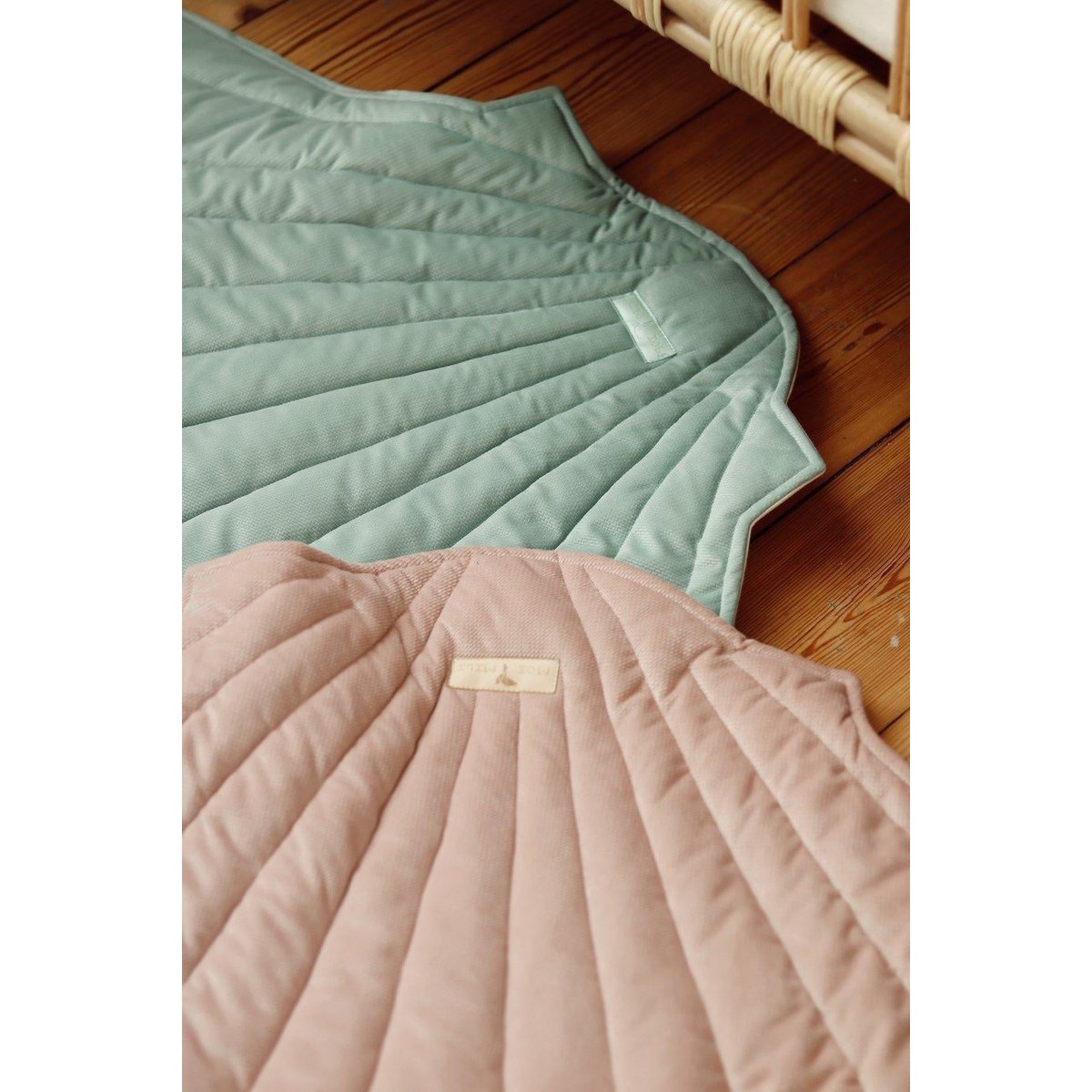 Powder Pink Samt-Shell-Matte