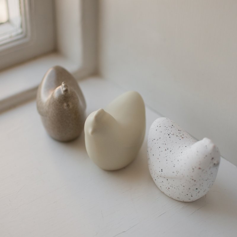 Decorative Figur - 'Mini Hen' White Dot