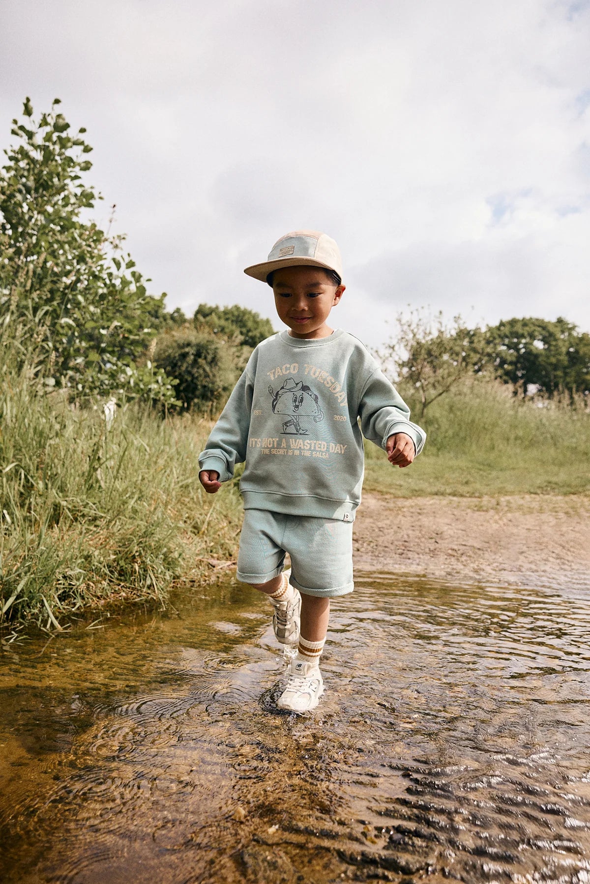 Oversized Sweater Print - Green Milieu - Taco Tuesday